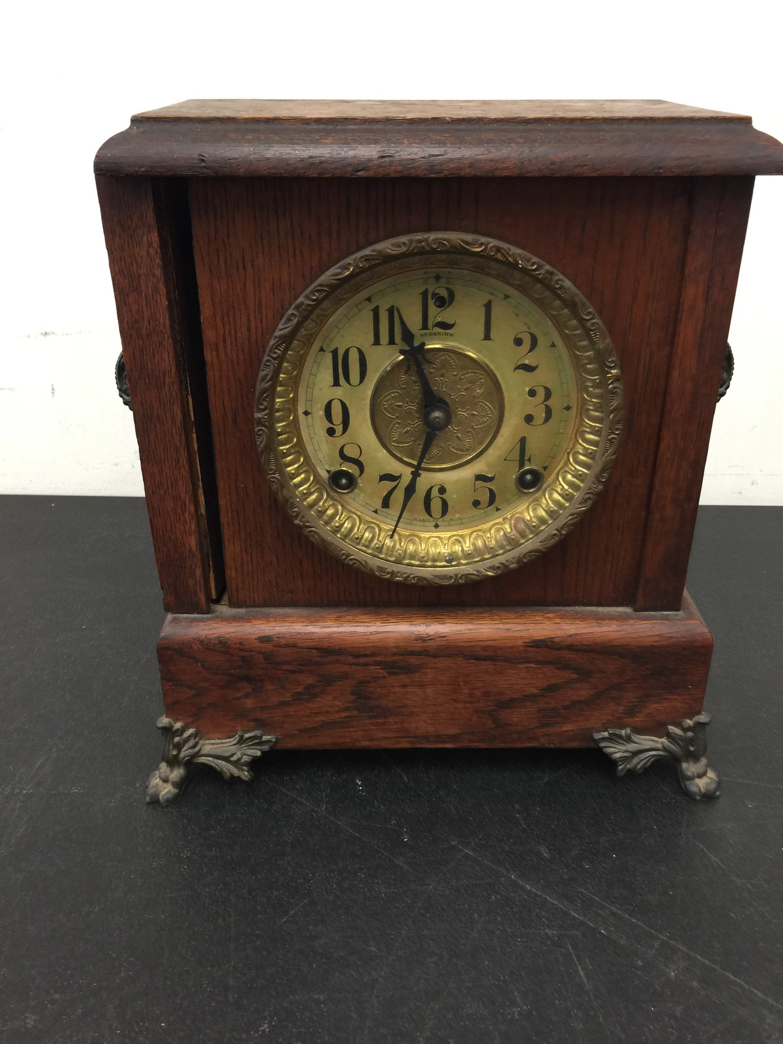 Oak Mantle Clock (1 of 4)