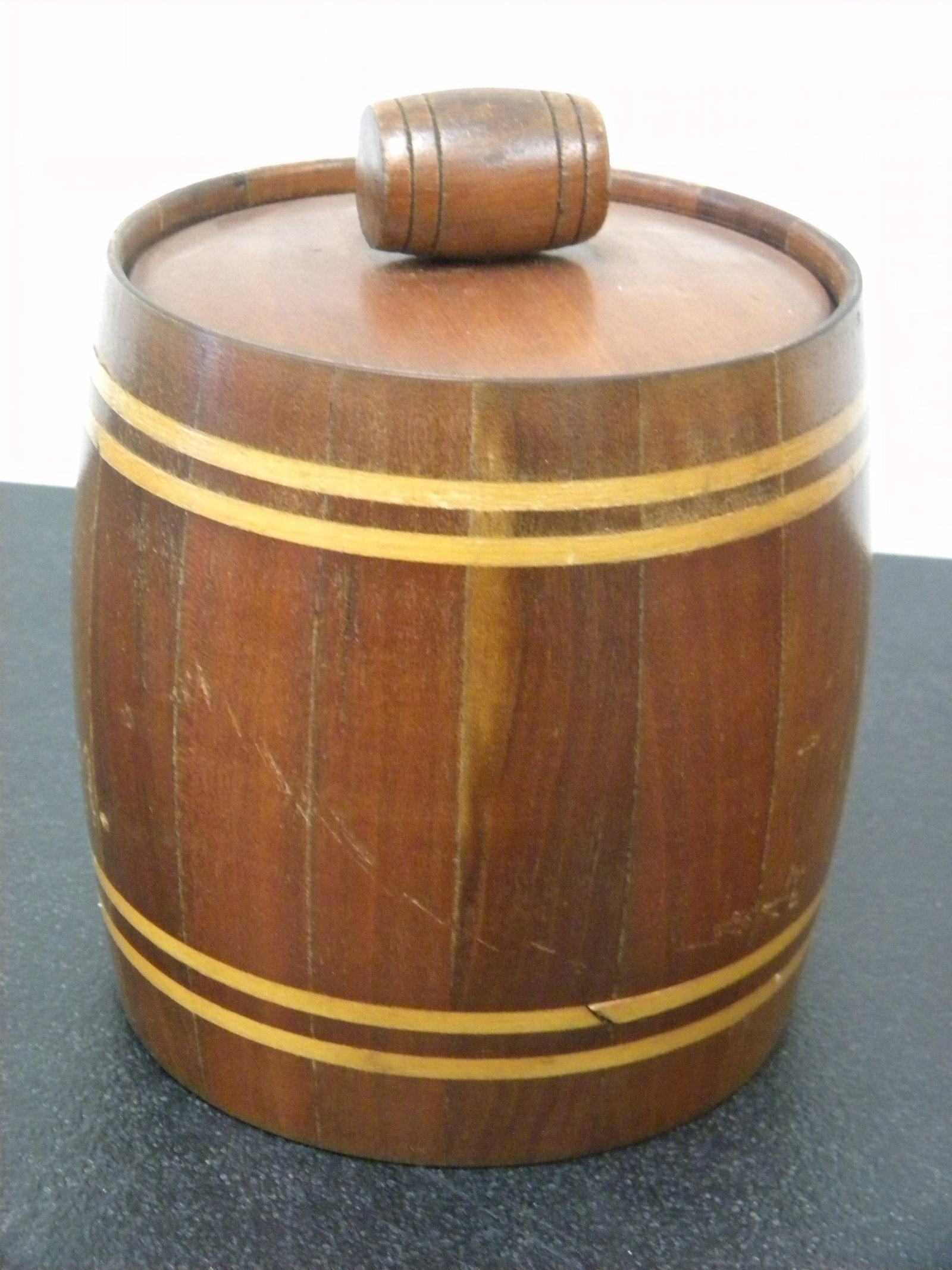 Barrel Inlaid Humidor: 7".