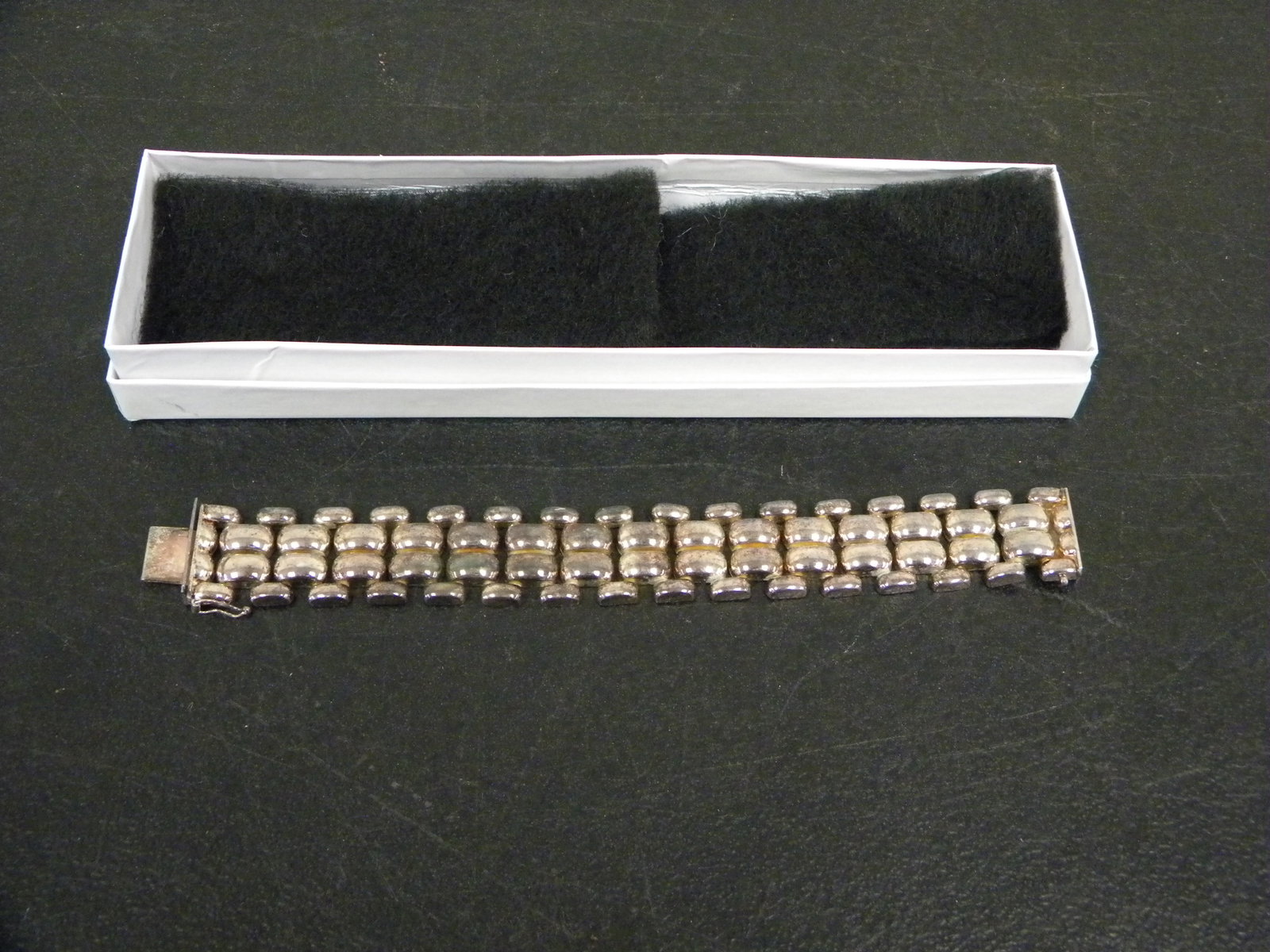 Italian Sterling Bracelet: 1.225ozt, 7.5"L.