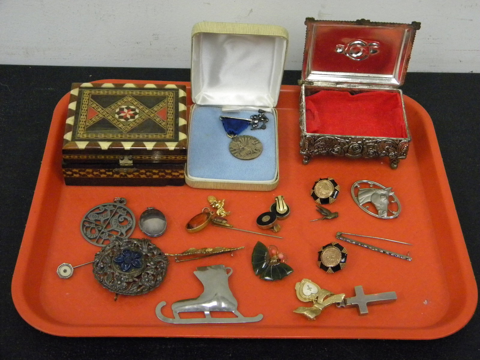 Costume Jewelry Plus (1 of 3)