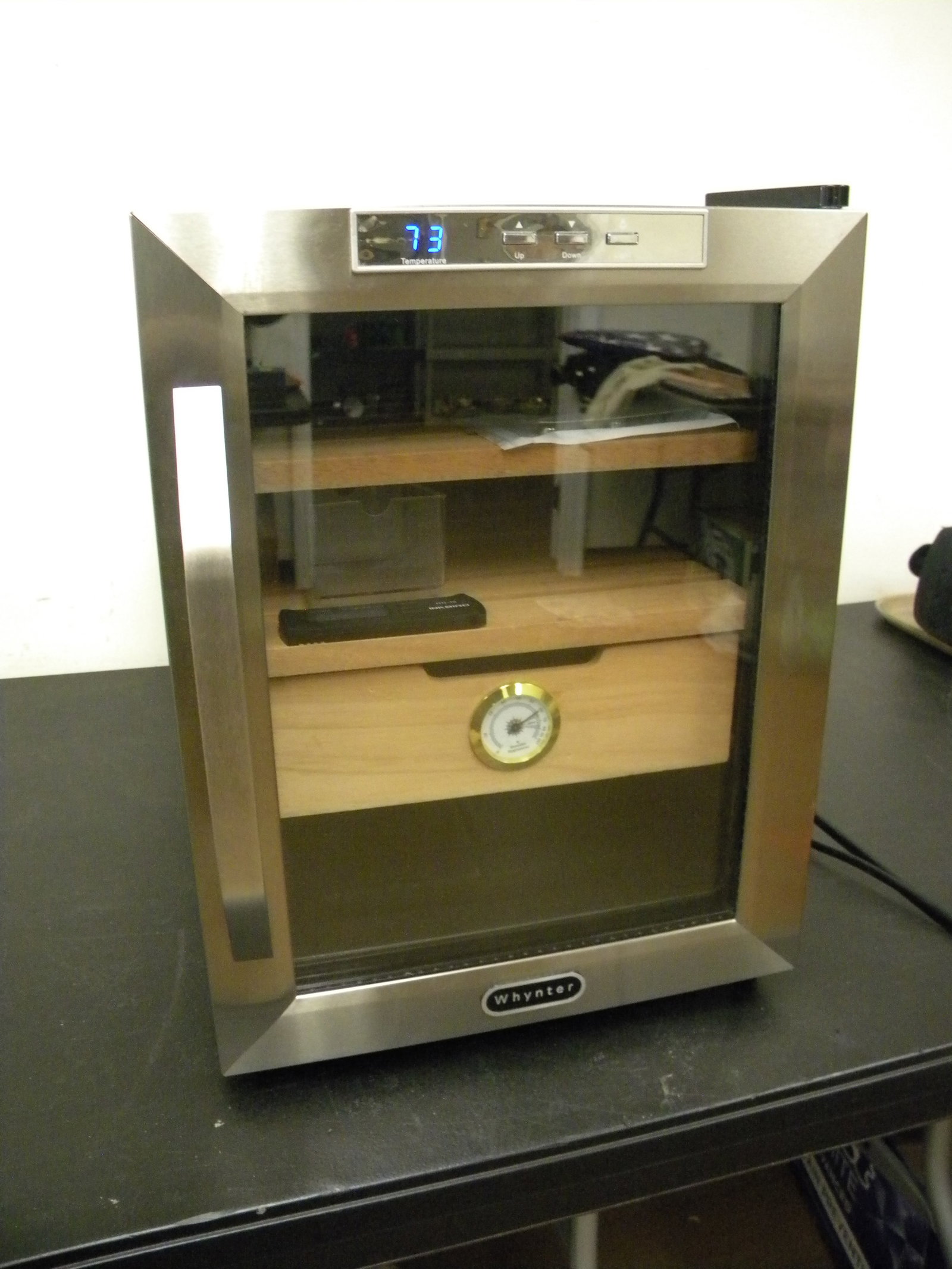 Whytner Stainless Steel Cigar Humidor (1 of 3)