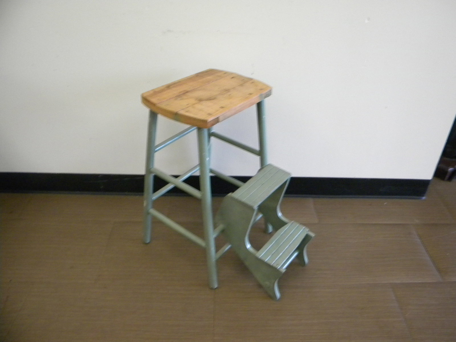 Primitive Style Step Stool: 24" H x 14" W