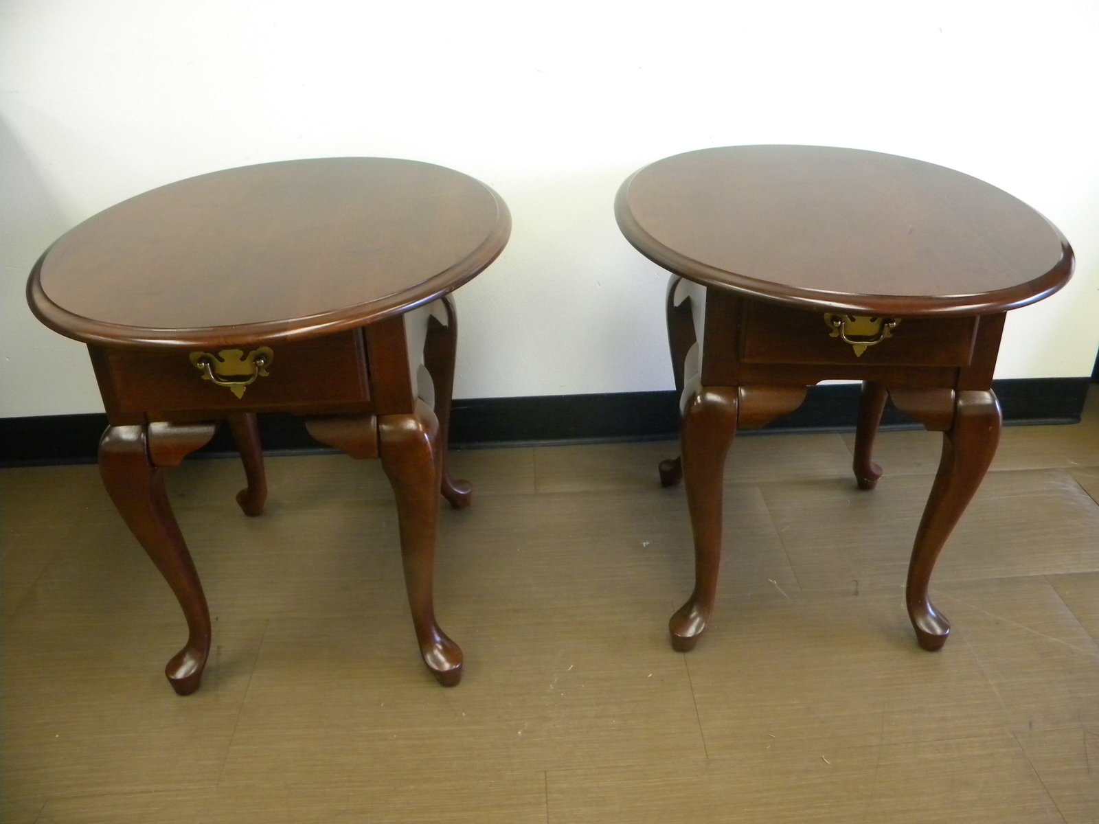 Pair Broyhill Stands (1 of 4)