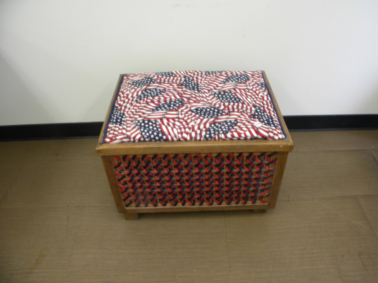 Patriotic Lift Lid Box (1 of 4)