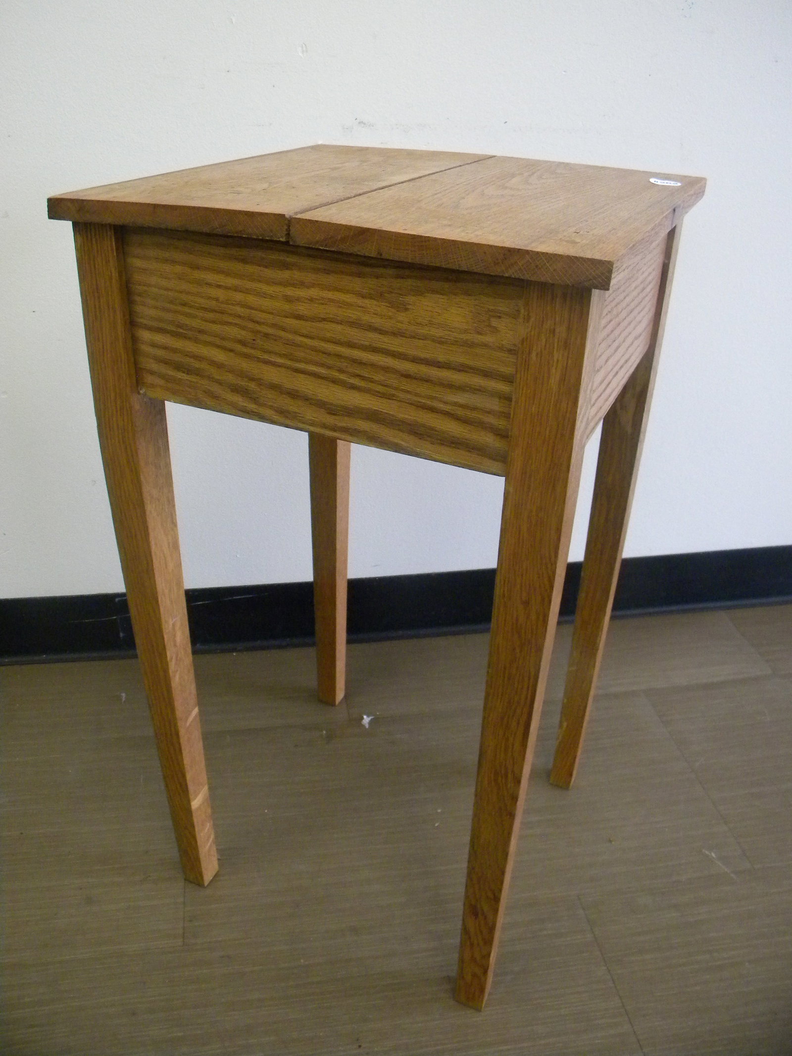 Oak Stand - 3