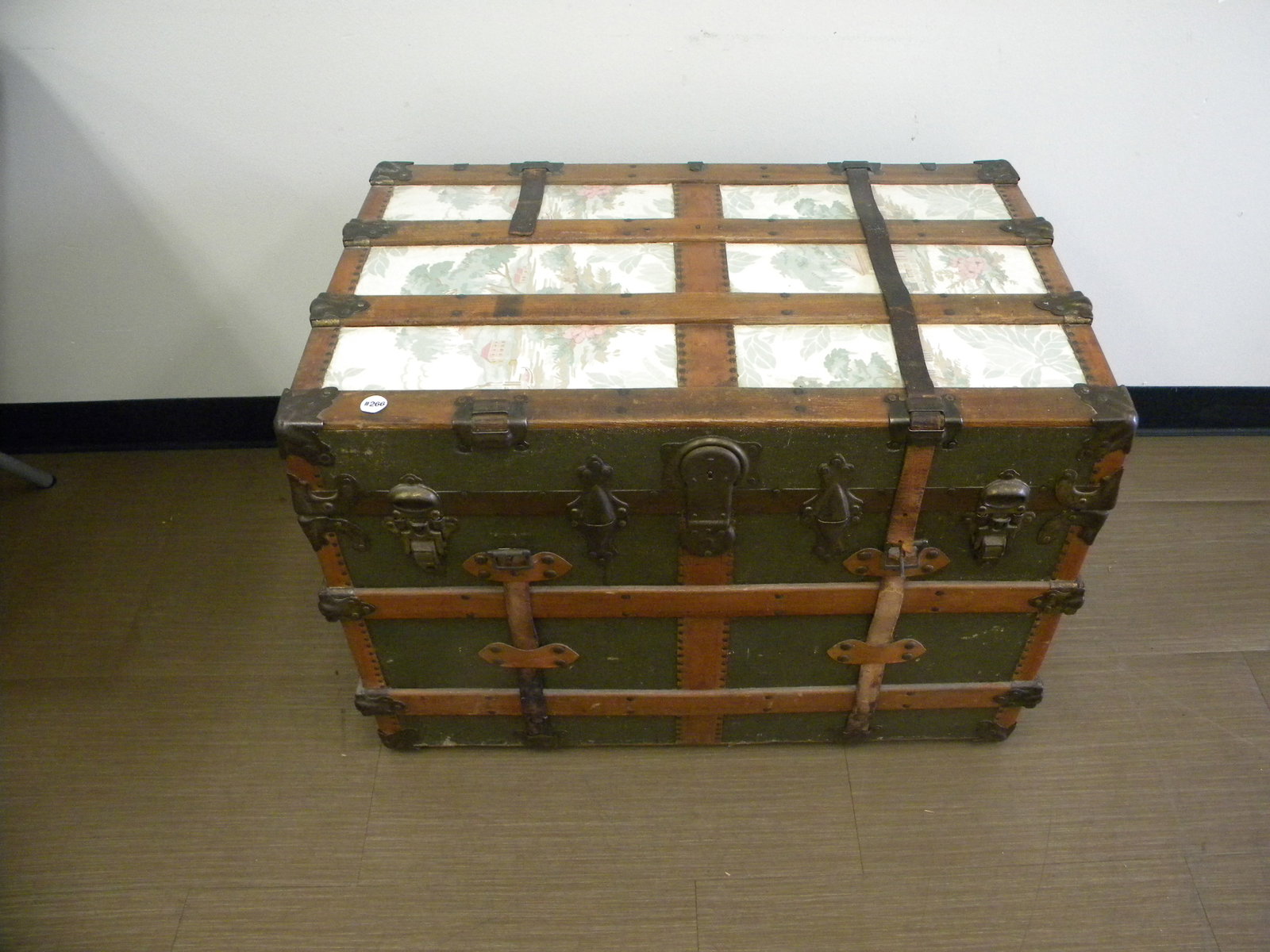 Antique Trunk (1 of 4)