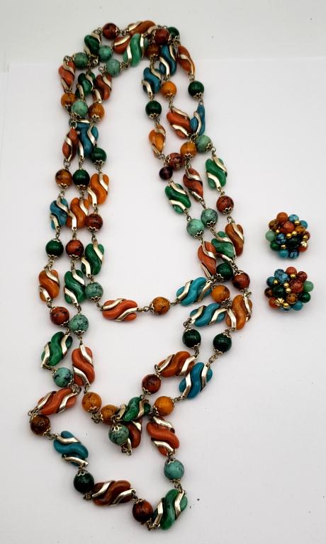 VINTAGE LAYERED NECKLACE WITH MATCHING: CLIP ON EARRINGS. MULTI COLORED BEADS & LUCITE ACCENTS. TURQUOISE, CORAL, BROWN, GREEN, PURPLE COLORS