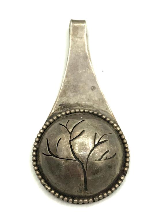 STERLING PENDANT W TREE ENGRAVING: 8.1 DWT TOTAL