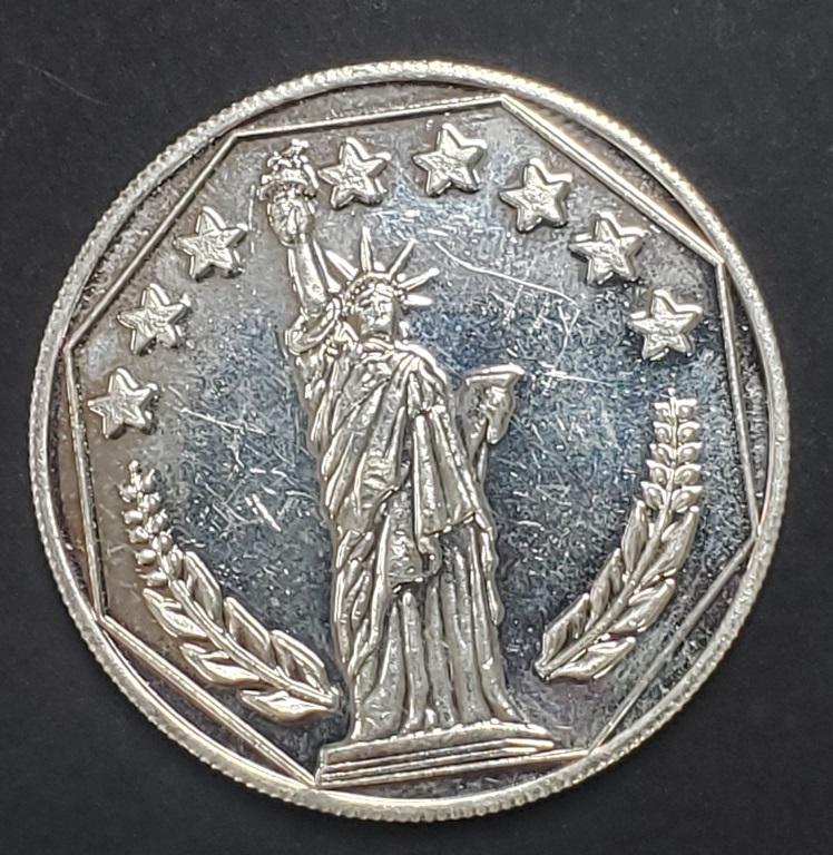 STATUE of LIBERTY 1ozt .999 SILVER ROUND (1 of 2)