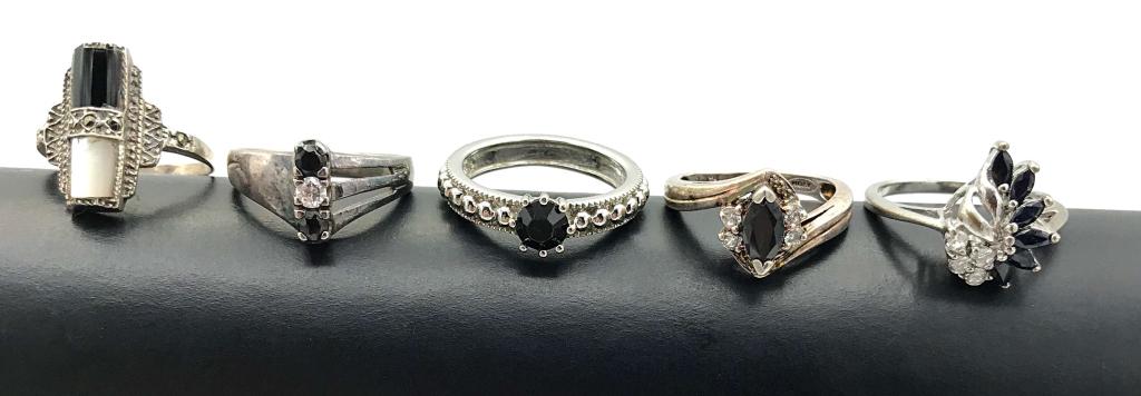 5 RINGS W BLACK STONES & FAKE DIAMONDS: 10.2 DWT TOTAL