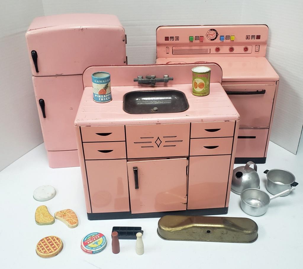 Vintage Wolverine Supply Co Kitchen Set! (1 of 20)