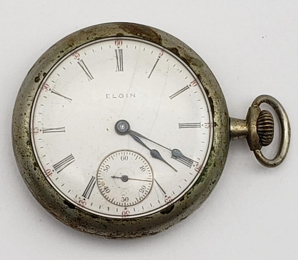 Antique Elgin Pocket Watch - Grade 309 - 7 Jewels: Runs but needs a very good cleaing. 7 Jewels, Size 16, Grade 309, Serial No. 11920034, Made 1905. Silverode case by the Philadelphia Watch Case Co. Case needs a very good cleaning. Hairlines on the di