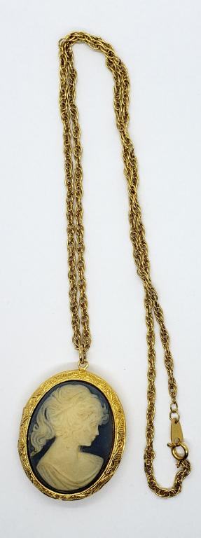 VINTAGE GOLD TONED NECKLACE WITH CAMEO: LOCKET/PENDANT