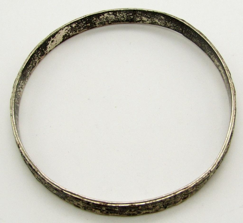 ANTIQUE STERLING MEXICO BANGLE WITH ENGRAVED (1 of 2)