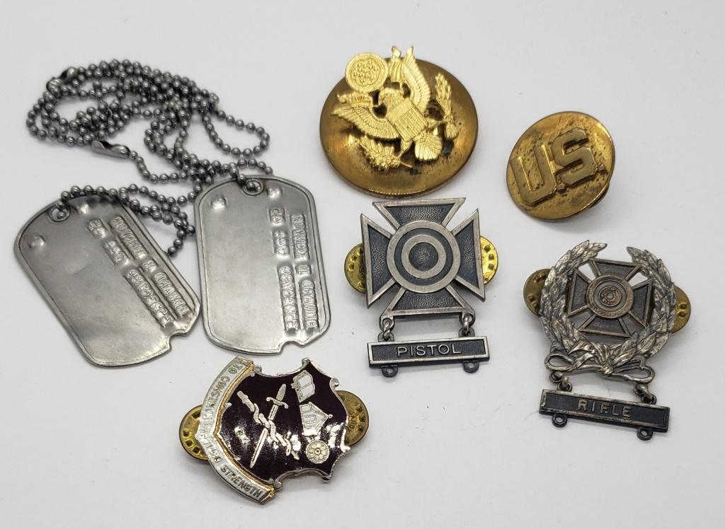 US Army Soldier Lot - Dog Tags, Unit Insignia, Exp (1 of 3)