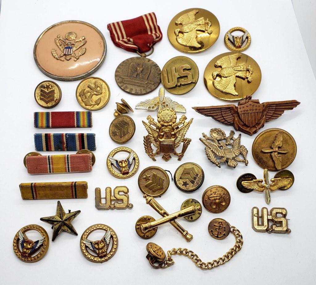 WWII US Army Air Force Pin & Medal Lot (1 of 5)