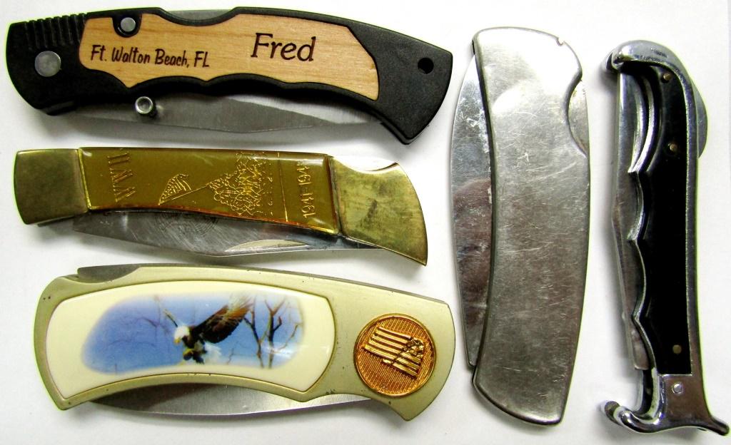 5 LOCKBACK KNIVES! CHECK DESCRIPTION FOR DETAILS!: SINGLE BLADE LOCKBACK KNIFE, WWII HANDLE KNIFE, EAGLE CASING STAINLESS STEEL KNIFE, ROSTFREI MAXAM LOCKBACK WITH HONED BLADE, STAINLESS STEEL JAPAN LOCKBACK KNIFE