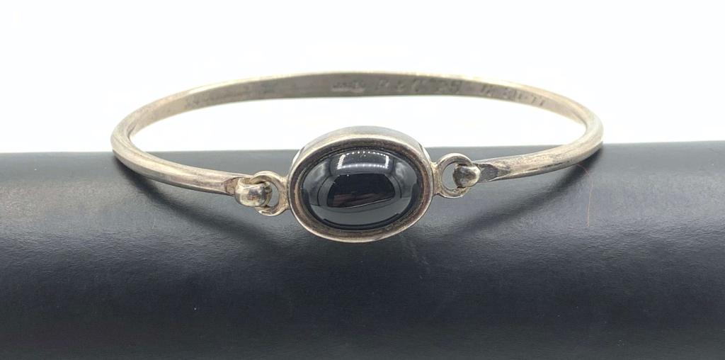 VINTAGE .925 BRACELET W BLACK ONYX STONE: 9.1 DWT TOTAL