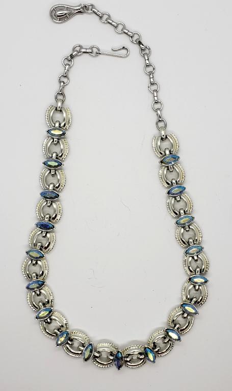 VINTAGE CORO SILVER TONED NECKLACE: WITH RHINESTONE ACCENTS