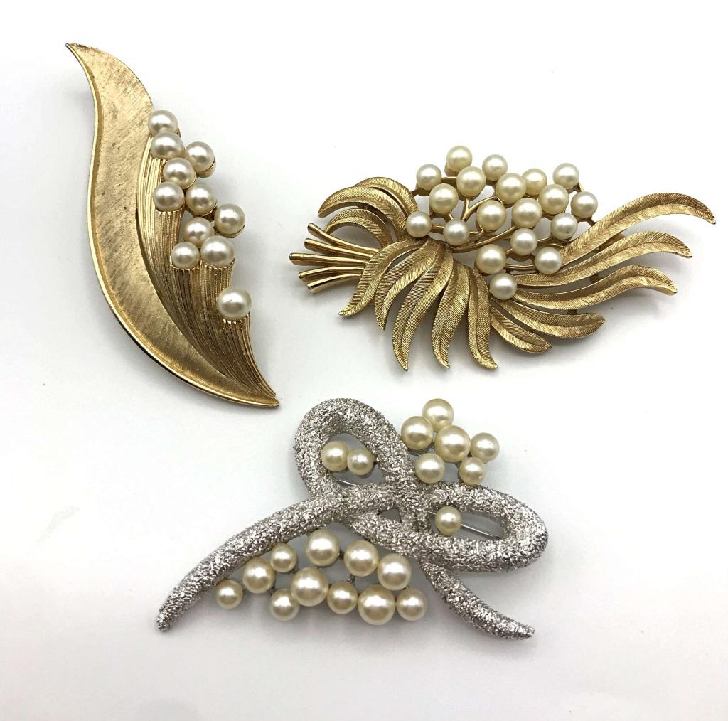 3 TRIFARI BROOCHES W FAUX PEARLS: BID NOW