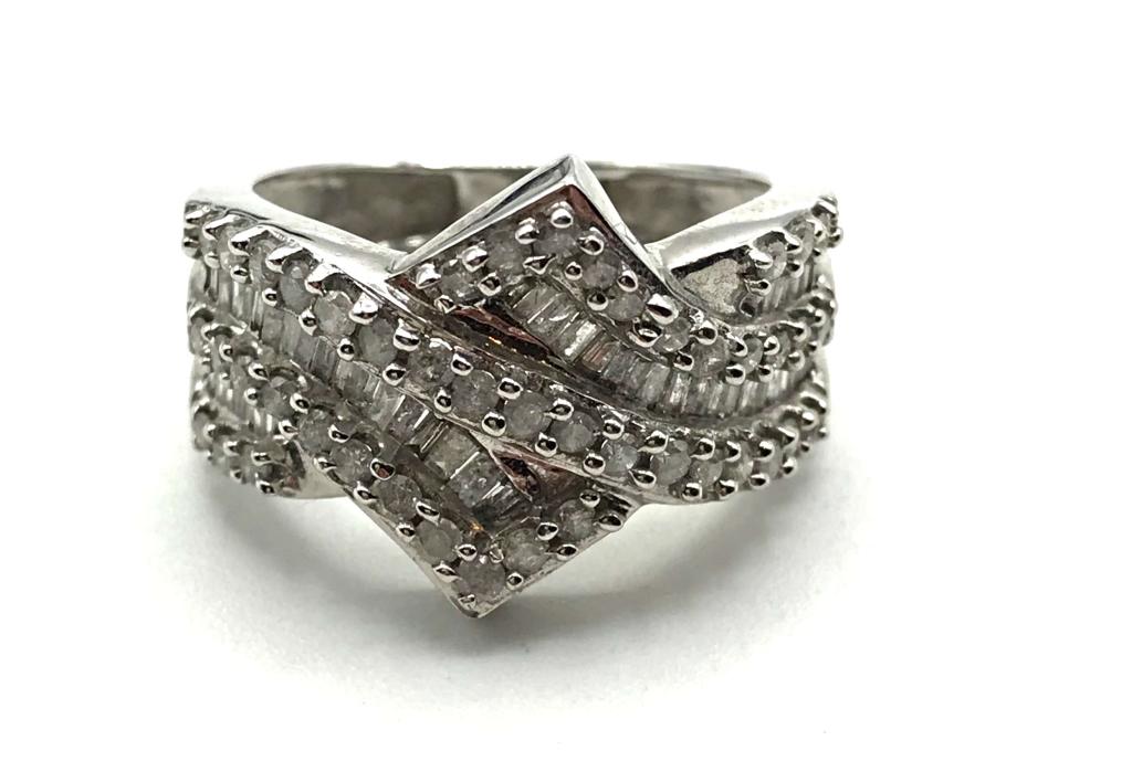 10K DIAMOND RING SIZE 7 DIAMONDS!!!! (1 of 5)