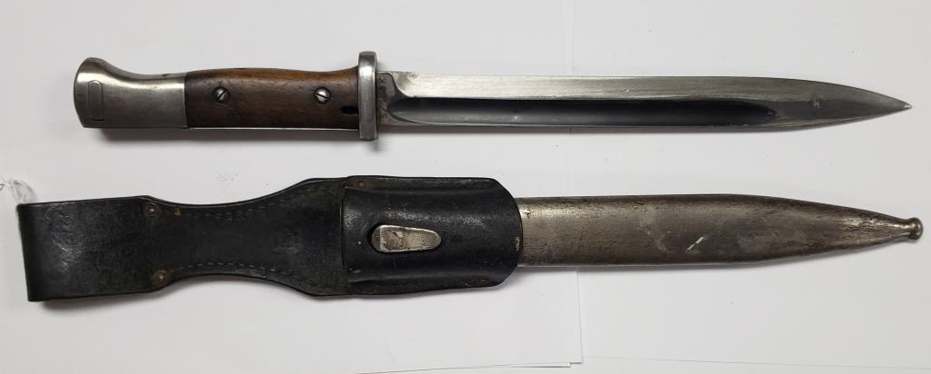 WWII German K98 Mauser Bayonet S/155K: Non matching sabbard & Frog. In good condition! Early Production!