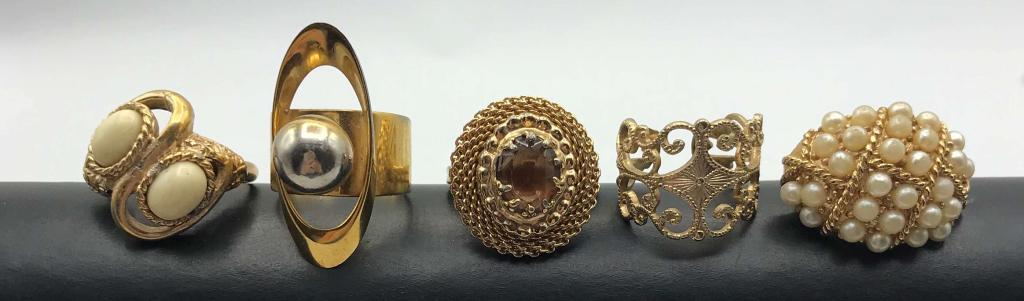 5-VINTAGE GOLD TONED SARAH COVENTRY RING (1 of 4)