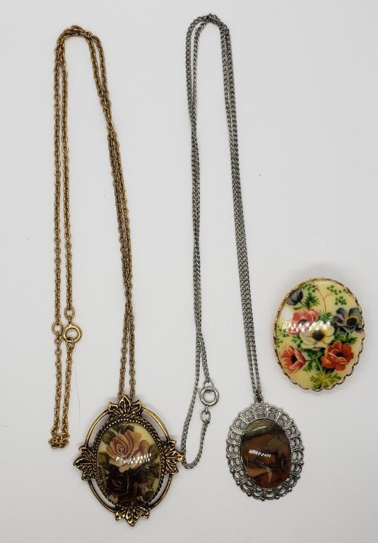 2-VINTAGE NECKLACES PLUSE (1)ENAMEL BROOCH (1 of 4)