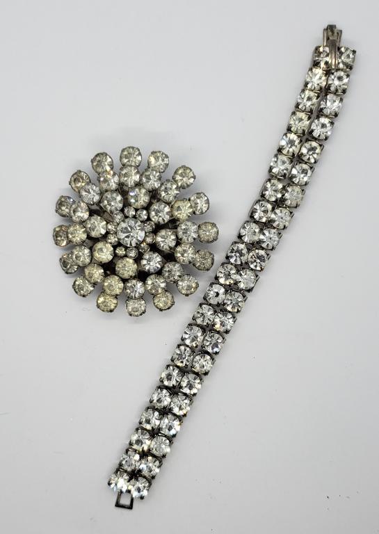 VINTAGE SILVER TONED RHINESTONE CIRCULAR (1 of 4)