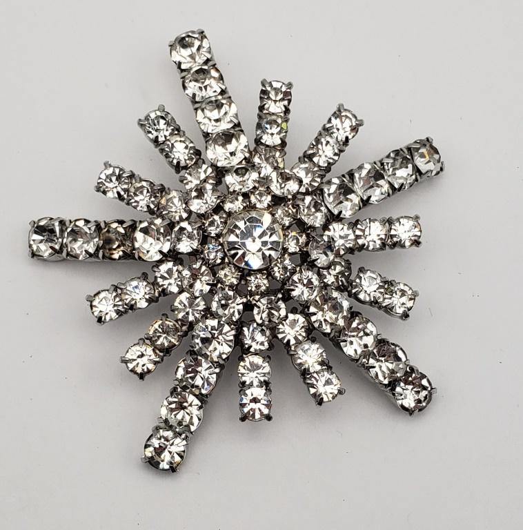 LARGE SILVER TONED STARBURST BROOCH WITH (1 of 5)
