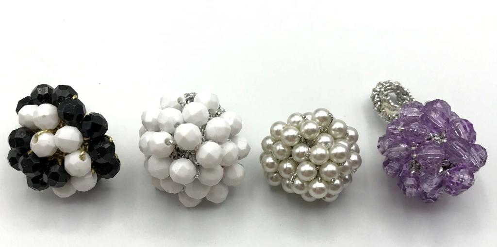 4-VINTAGE STRETCHY RINGS WITH BEAD CLUSTER (1 of 2)