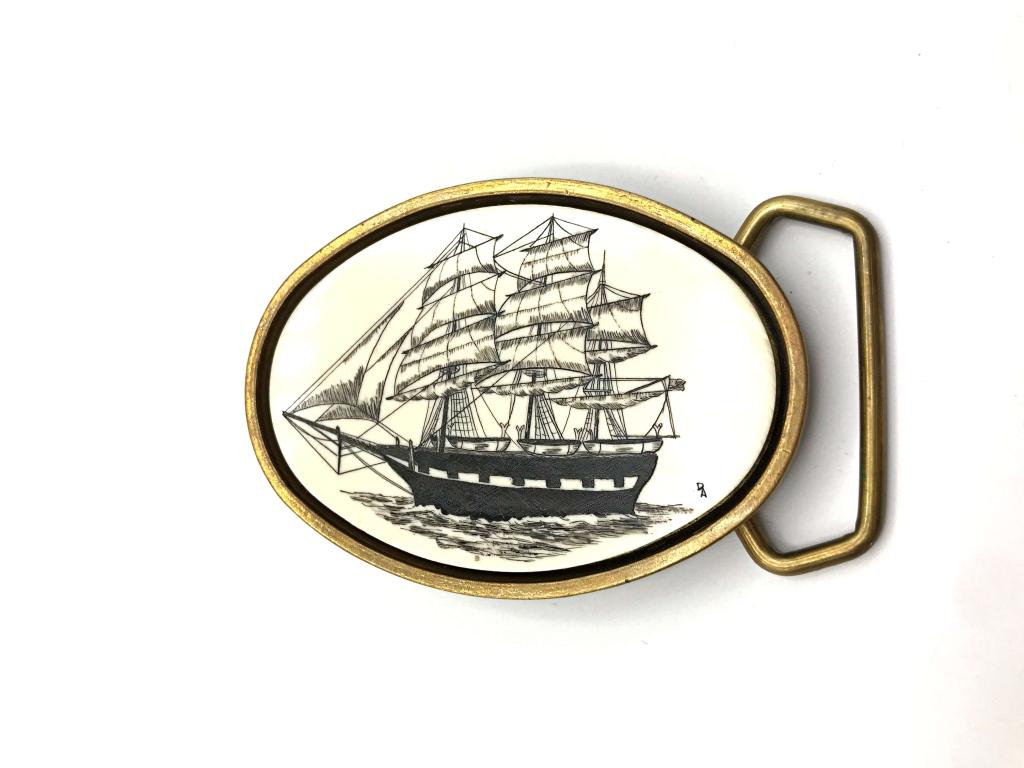 VINTAGE SOLID BRASS MENS BELT BUCKLE (1 of 2)