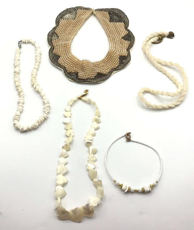 VINTAGE BEADED JEWELRY LOT: (1)COLLAR BIB (1 of 5)