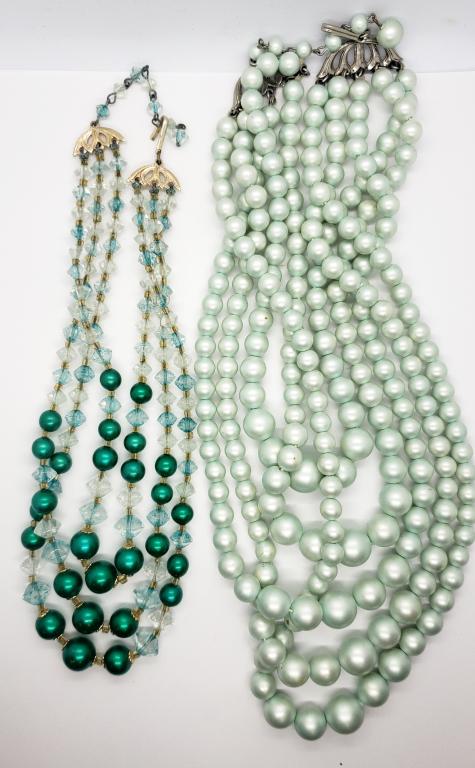 2-VINTAGE GREEN BEADED LAYERED NECKLACES (1 of 4)