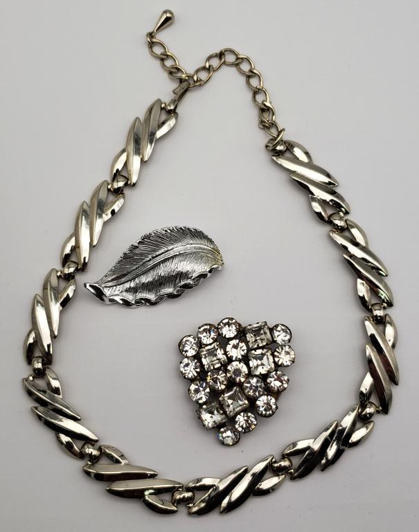 VITNAGE SILVER TONED JEWELRY LOT:  (1)RHINESTONE (1 of 9)