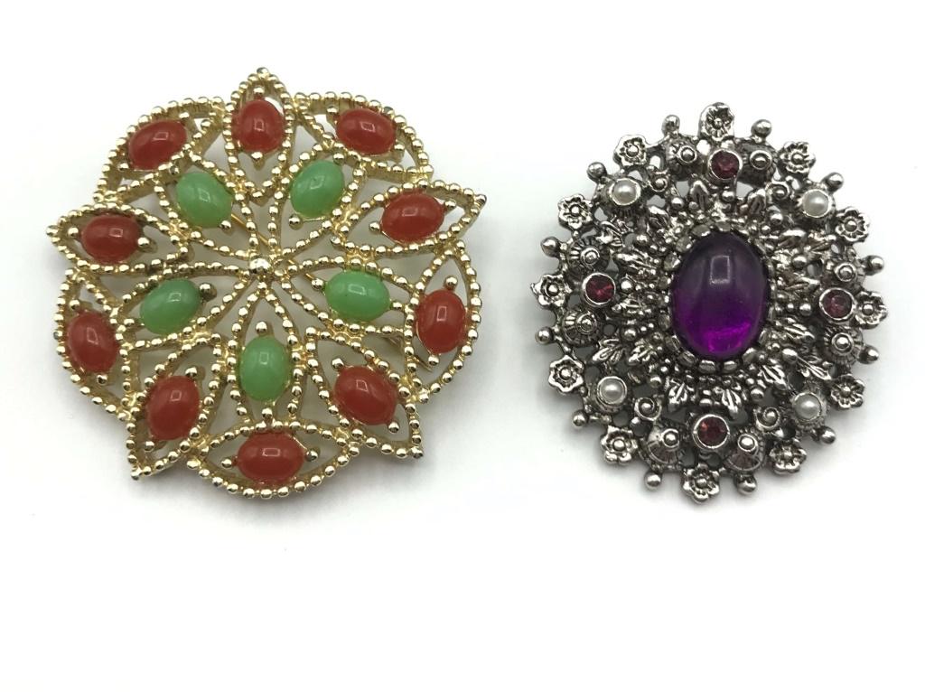 2 SARAH COVENTRY BROOCHES COLORED! (1 of 4)
