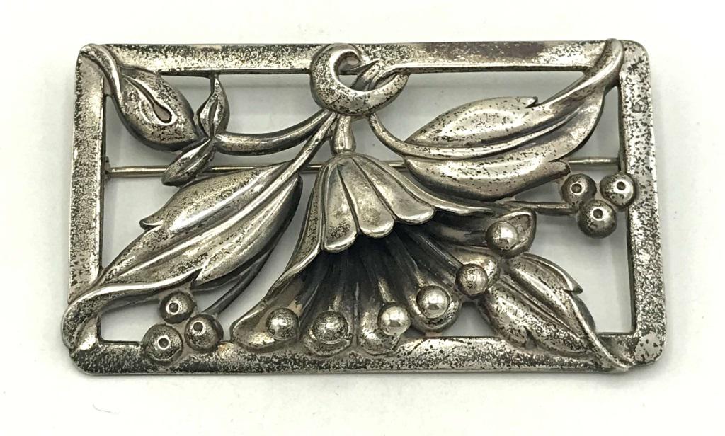 NORSELAND 1940'S FLORAL ART DECO BROOCH: NORSELAND BY CORO 12.5 DWT TOTAL