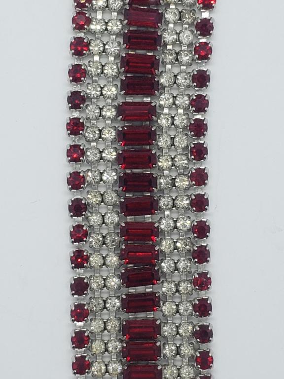 VTG DEEP RED & CLEAR RHINESTONE BRACELET (1 of 4)