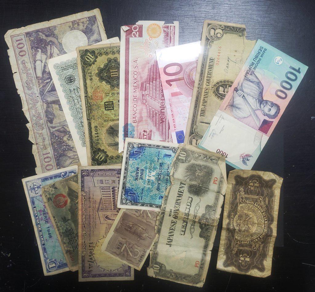 15 FOREIGN CURRENCY NOTES - MIXED (1 of 1)