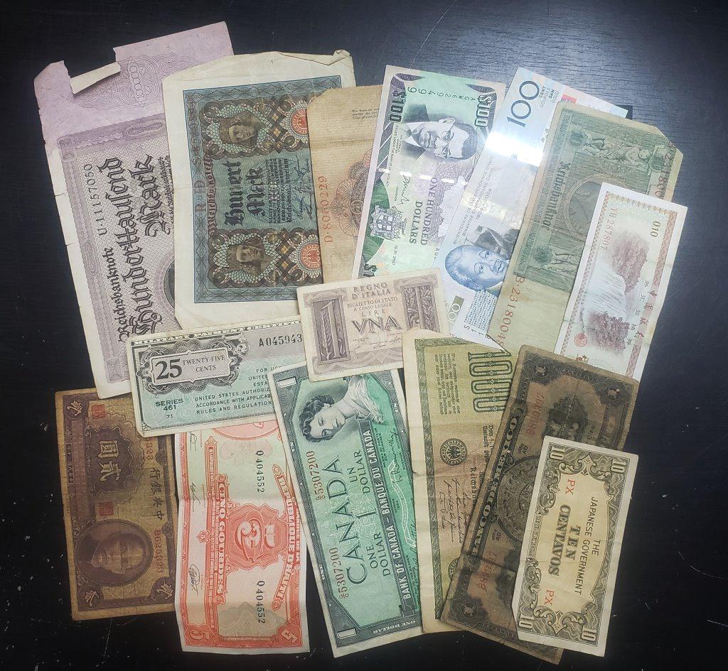 15 FOREIGN CURRENCY NOTES - MIXED (1 of 1)