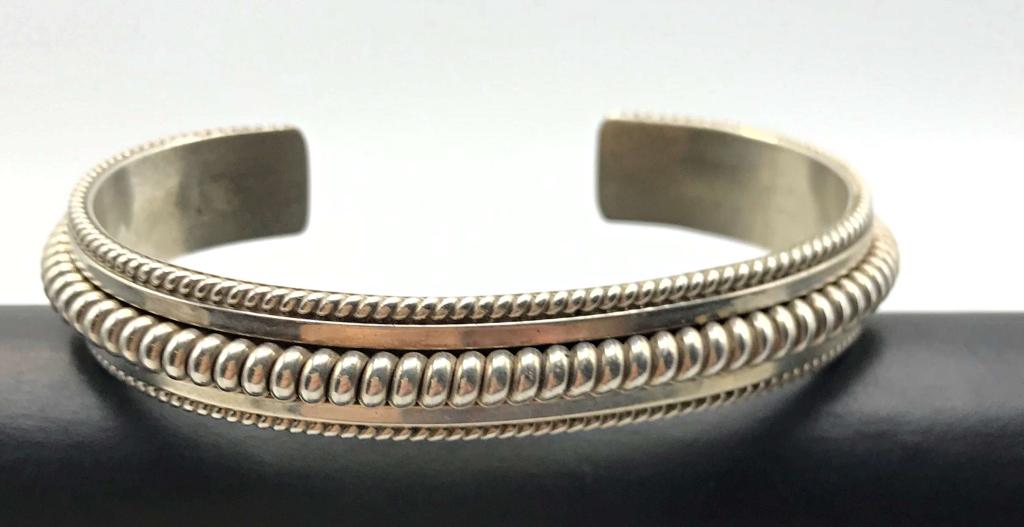 VINTAGE NAVAJO CUFF STERLING HEAVY (1 of 6)