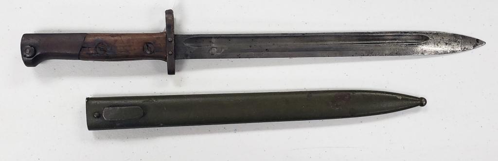 WWII Belgian Bayonet: With Scabbard! In very good condition!