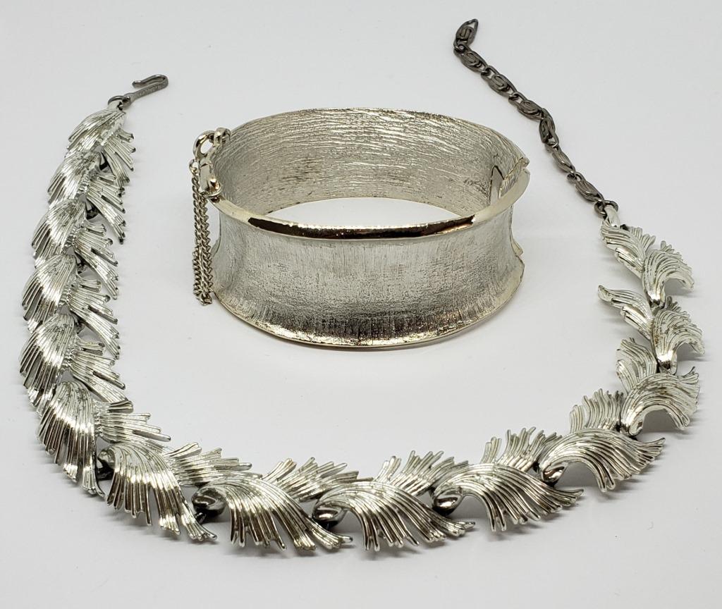 VTG SILVER TONED LISNER LEAF PANEL NECKLACE (1 of 5)