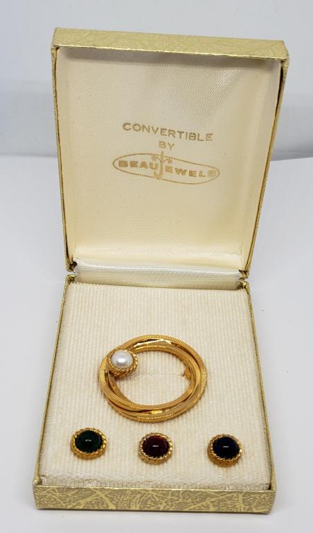 NIB VTG GOLD TONED BEAU JEWELS BROOCH (1 of 2)