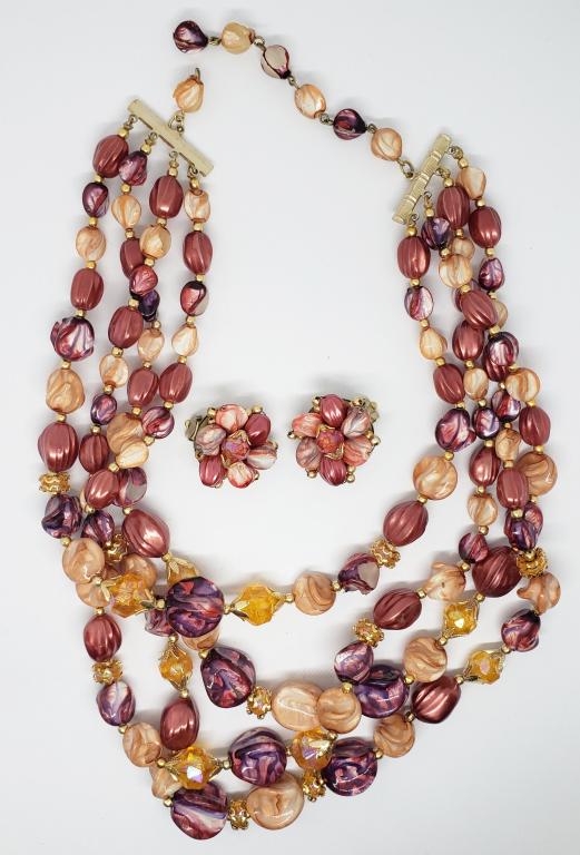 SET! HONG KONG TRIPLE LAYERED NECKLACE WITH (1 of 4)