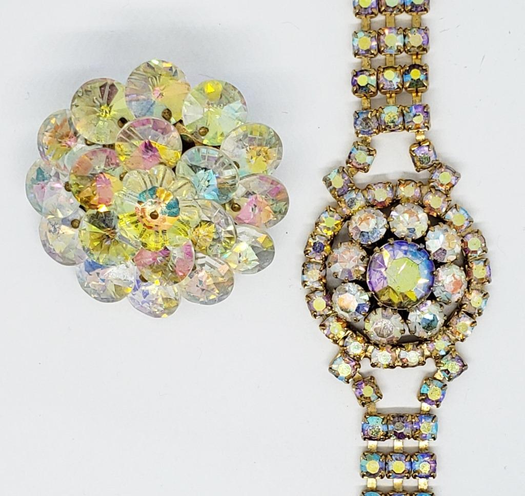 VTG GOLD TONED MULTI COLORED RHINESTONE (1 of 4)