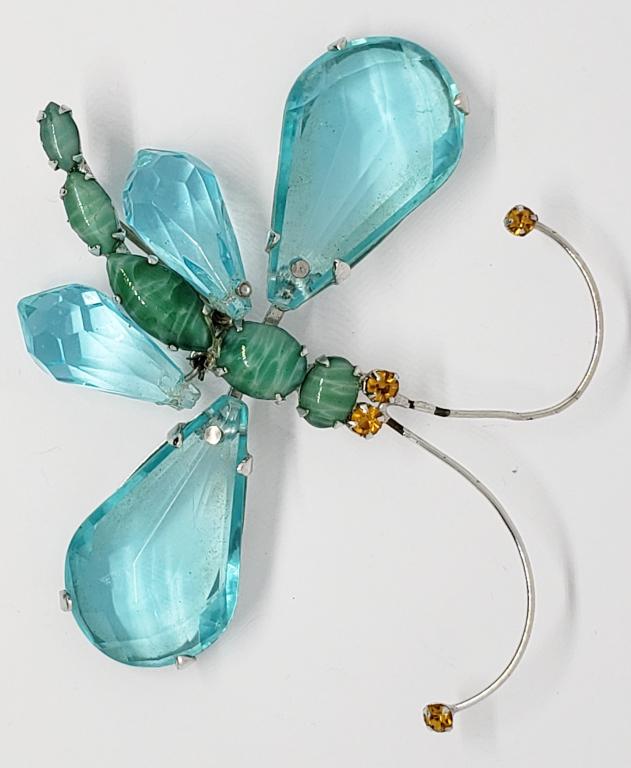 VTG SILVER TONED DRAGONFLY BROOCH (1 of 4)