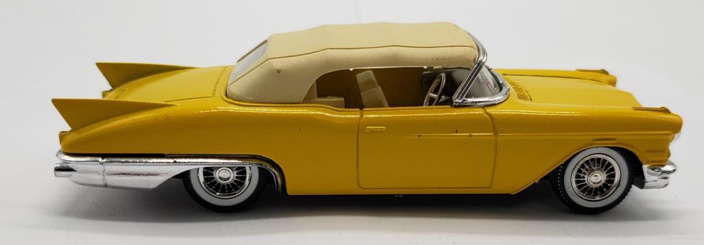 Solido 1957 Yellow Cadillac Eldorado Biarritz: #4500 1:43 Diecast scale model car