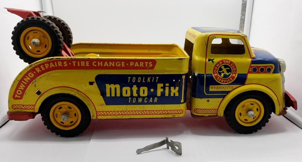 Wyandotte Tow Truck Moto-fix Towcar: 1950’s Pressed Steel Wrecker