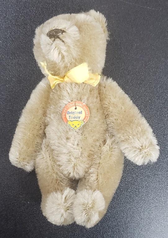VINTAGE STEIFF ORIGINAL TEDDY BEAR WITH PALE: GOLD BOW-6 INCHES TALL-MINT